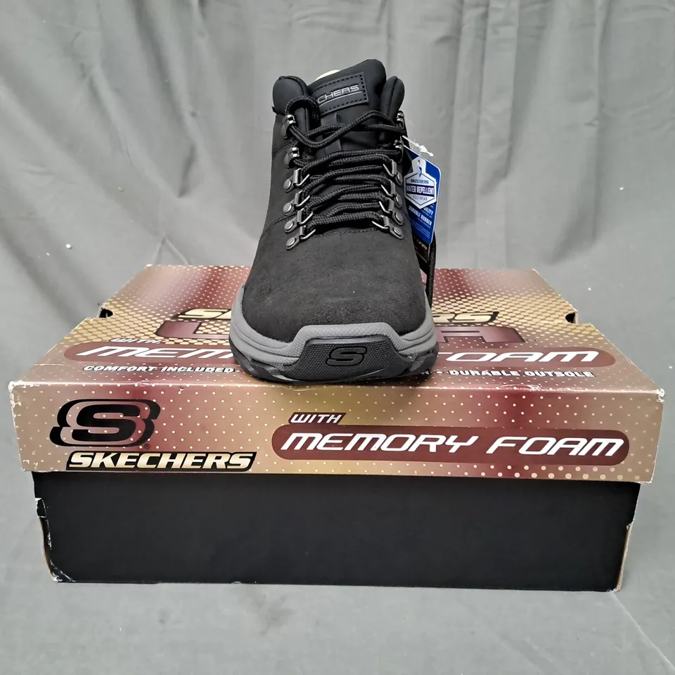 BOXED PAIR OF SKECHERS GOODYEAR LACE UP SHOES IN BLACK UK SIZE 7