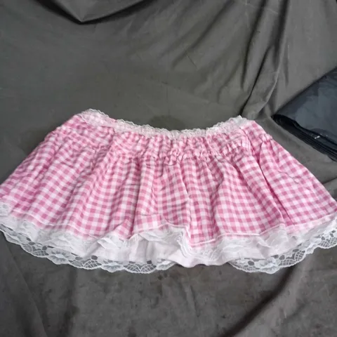 PINK  AND WHITE CHEQUERED SKIRT SIZE M