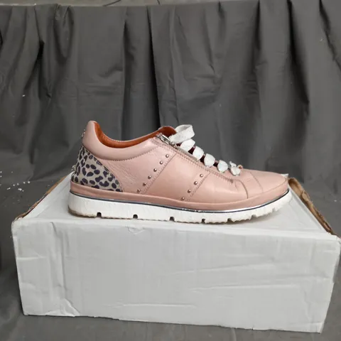 BOXED MODA IN PELLE BRASINA TRAINER SIZE 6