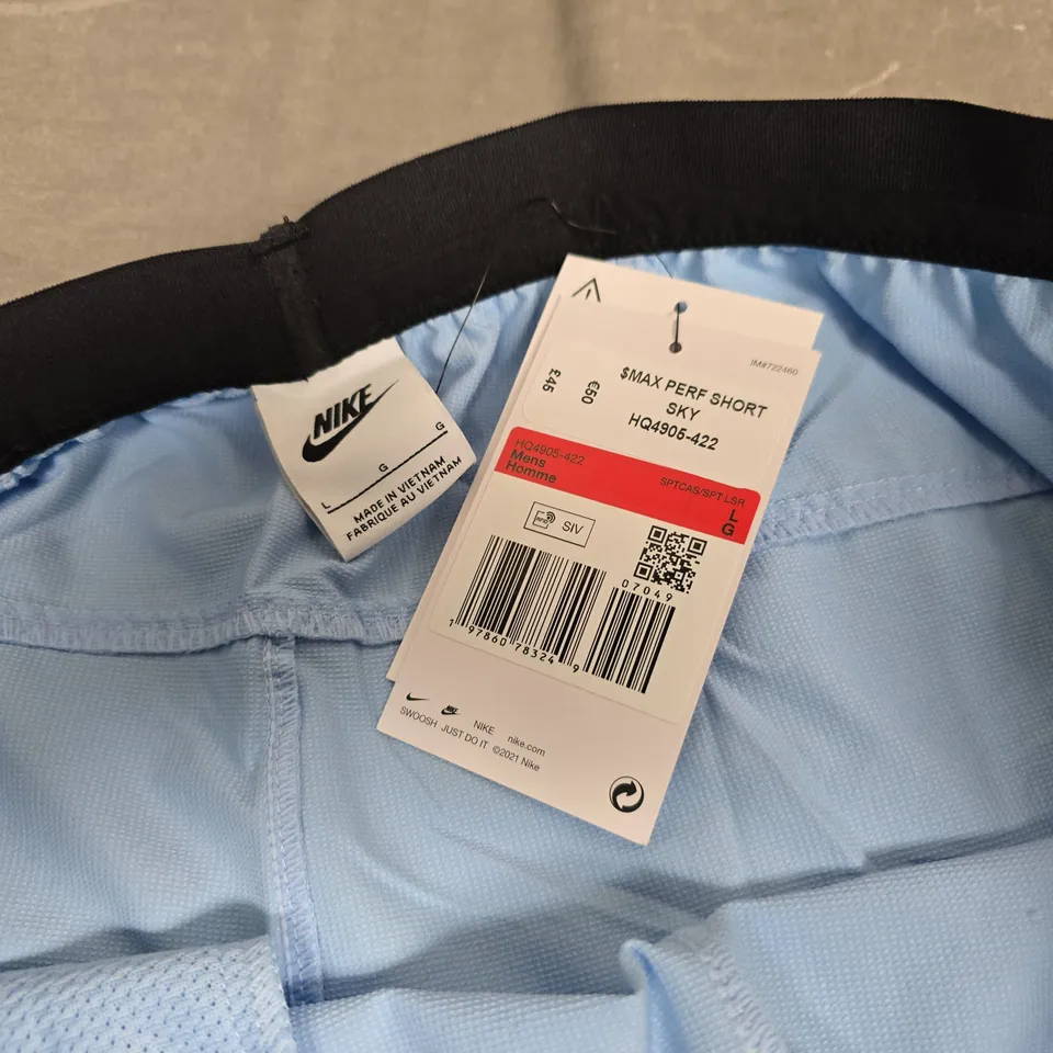 NIKE MAX PERF SHORT SKY – MEN’S LIGHT BLUE ATHLETIC SHORTS - LARGE