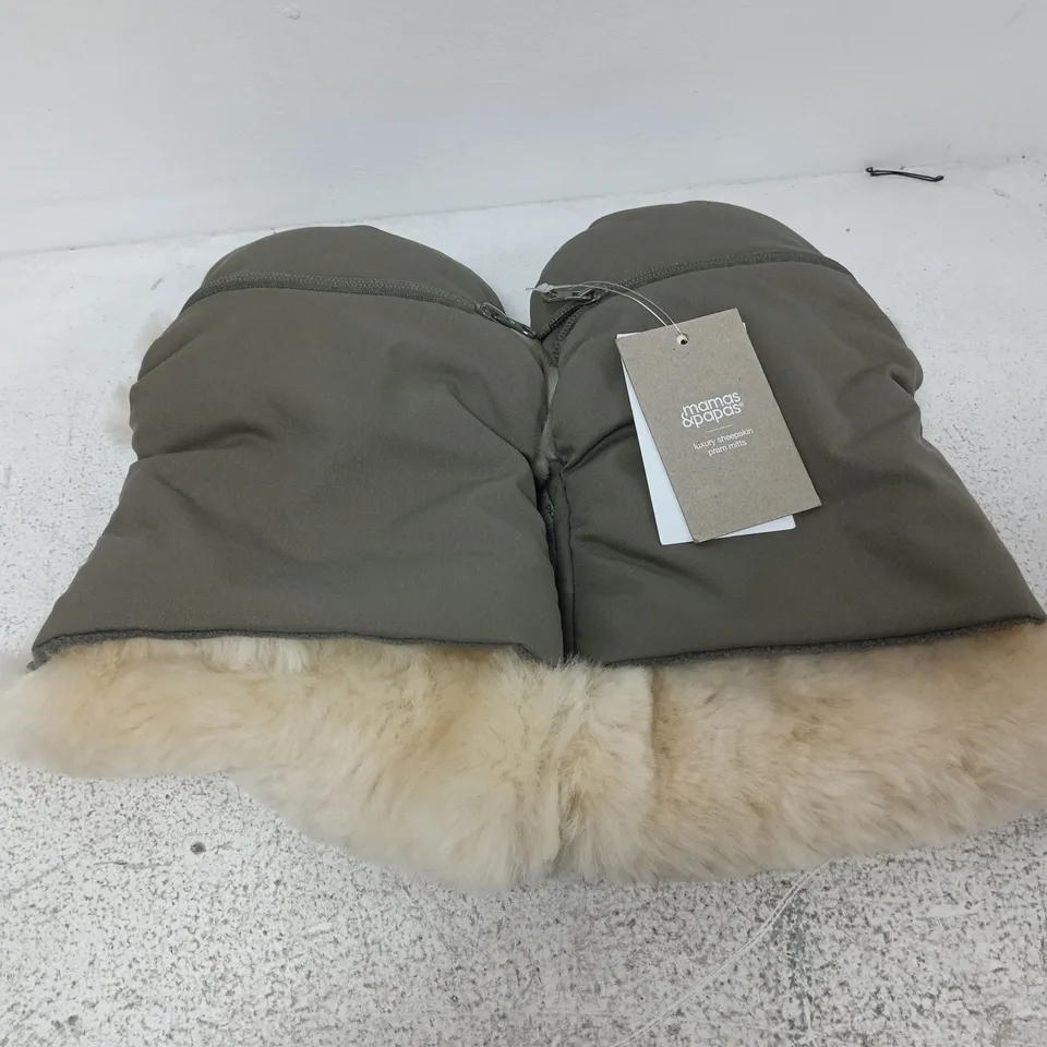 MAMAS & PAPAS LUXURY SHEEPSKIN PRAM MITTS