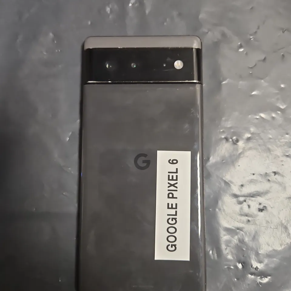 GOOGLE PIXEL 6 SMARTPHONE – BLACK WITH CRACKED FRONT SCREEN