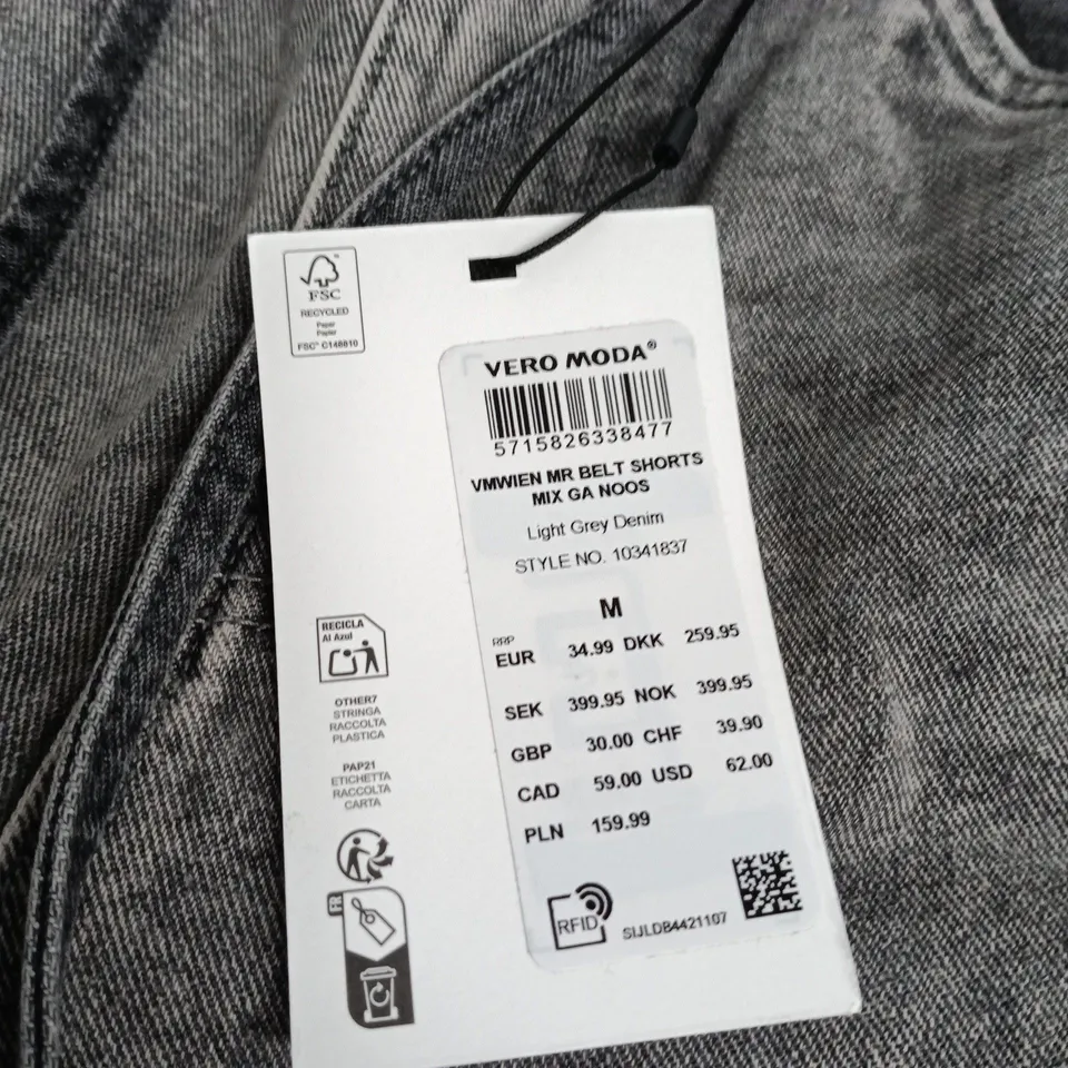 VERO MODA WE DO DENIM LIGHT GREY BELT SHORTS – WOMEN'S, SIZE M