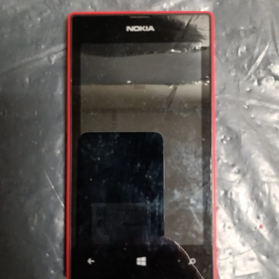 NOKIA LUMIA 520 MOBILE PHONE IN RED