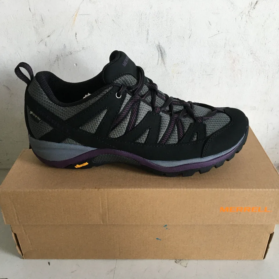 BOXED PAIR OF SIZE 8 MERRELL SIREN SPORT 3 GTX BLACK/BLACKBERRY WEALKING SHOES