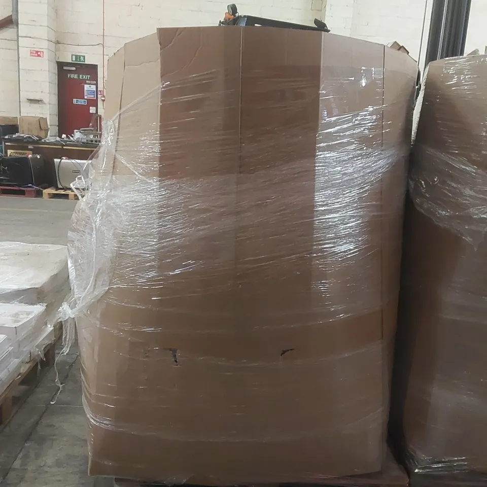 PALLET CONTAINING A VERY LARGE QUANTITY OF ASSORTED ITEMS INCLUDING: BABY CUSHIONS, PANS, GLASSES, LAMP SHADE ECT