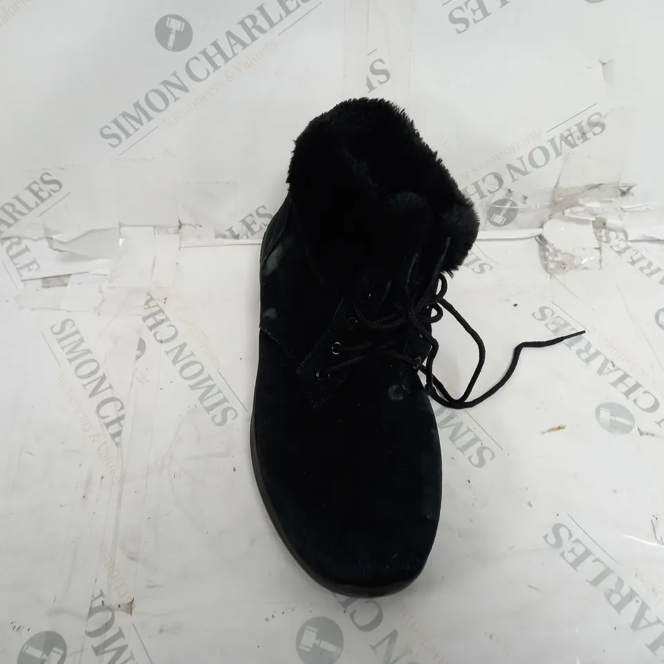 BOXED SKECHERS GO WALK STABILITY SUEDE BOOTS, BLACK - SIZE 8