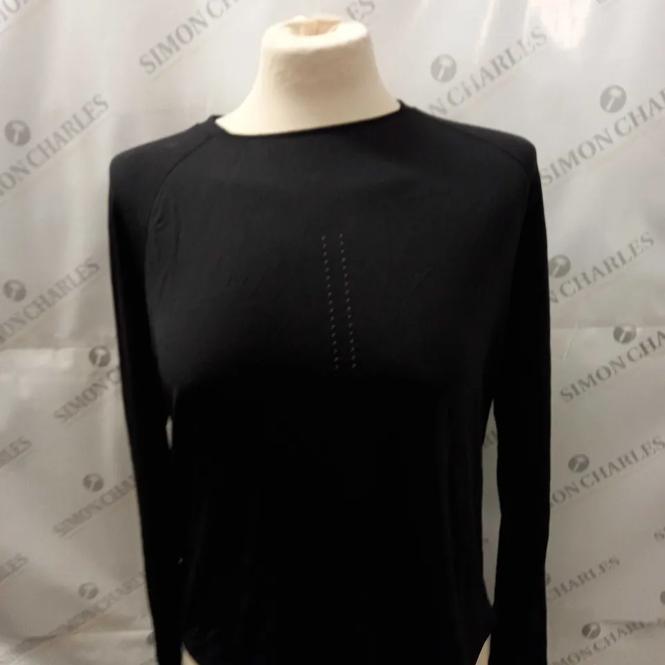 GYMSHARK TRAINING LONG SLEEVED SHIRT SIZE M