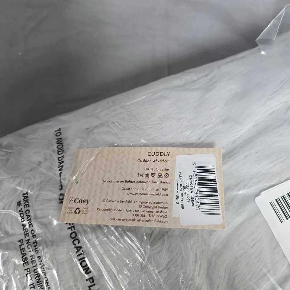 CATHERINE LANSFIELD CUDDLY CUSHION 45X45CM – 100% POLYESTER