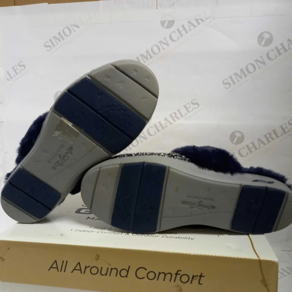 SKECHERS NAVY ARCH SLIP ON SHOES UK SIZE 3