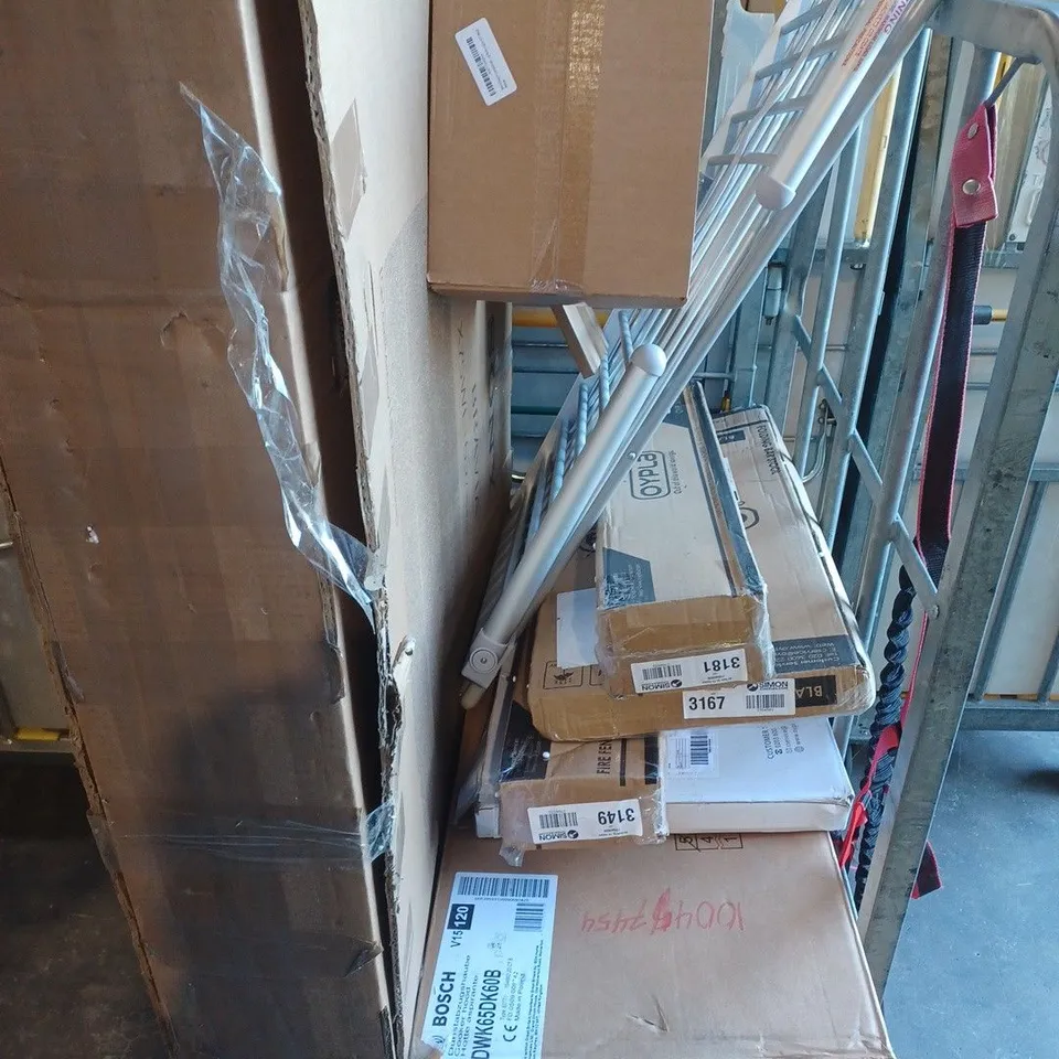 CAGE OF ASSORTED ITEMS TO INCLUDE - CONVECTOR HEATER - AUNA 8"PRO COVER  