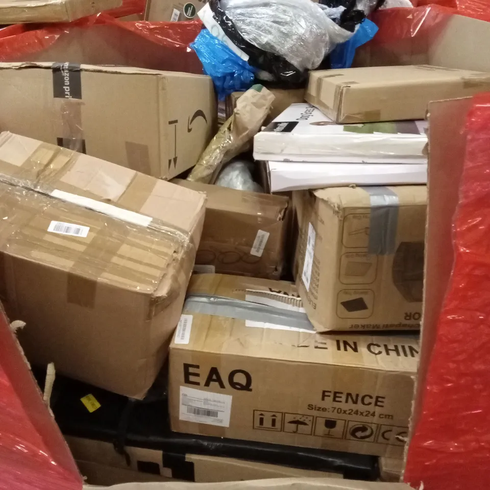 PALLET OF ASSORTED HOUSEHOLD GOODS AND PRODUCTS TO INCLUDE; PLAY MAT, FRYING PANS, CHAPATI MAKER ETC