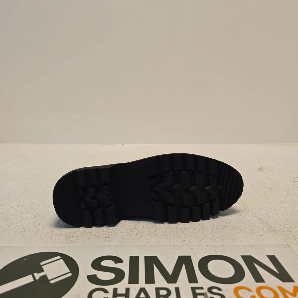 PRADA LEATHER LOAFERS – BLACK PATENT, UK 9 (EU 43)