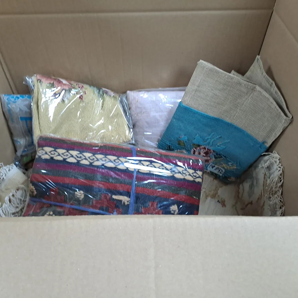 BOX OF APPROXIMATELY 20 ASSORTED HOME FABRIC ITEMS