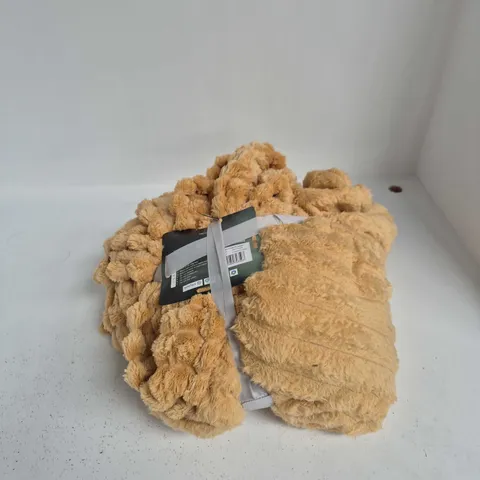 TREND & BEND CHUNKY PLUSH BLANKET – MINK