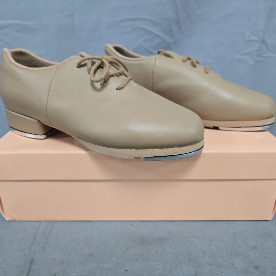BOXED PAIR OF BLOCH TAP DANCE SHOES IN BROWN SIZE UK ADULT 3