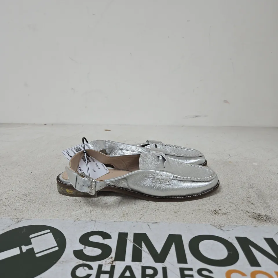RUTH LANGFORD WOMEN'S SILVER METALLIC LEATHER SLINGBACK SANDALS – (EU 40)