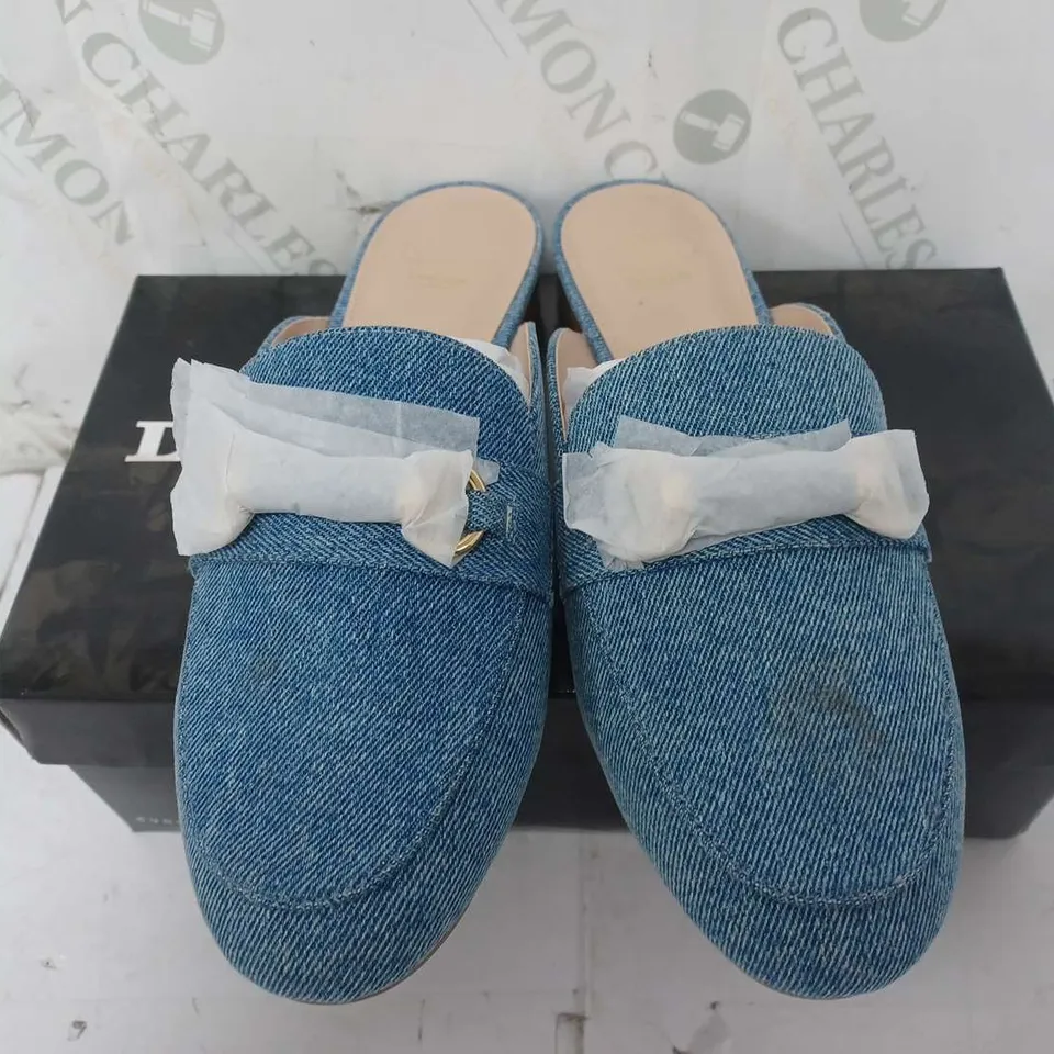 BOXED DUNE LONDON BLUE DENIM FABRIC SLIM SOLE BACKLESS SHOES - SIZE 5