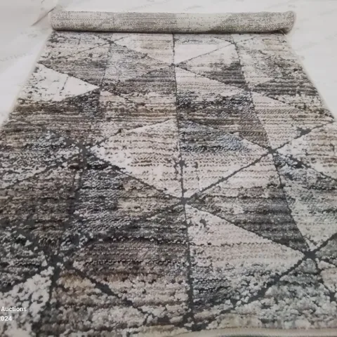 BRAND NEW PACO HOME 757 BEIGE HARNUBA RUG SIZE 60CM X 100CM 