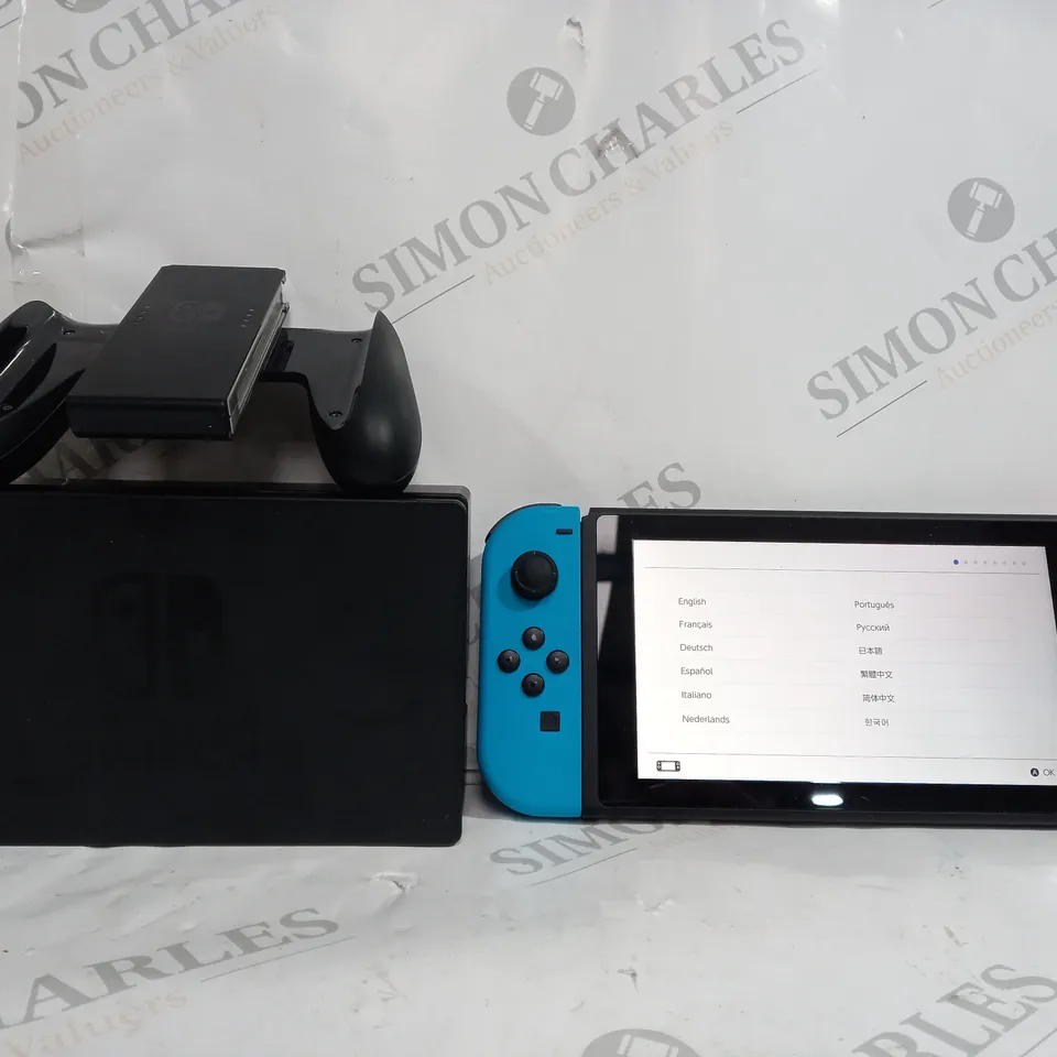 NINTENDO SWITCH GAMING CONSOLE 