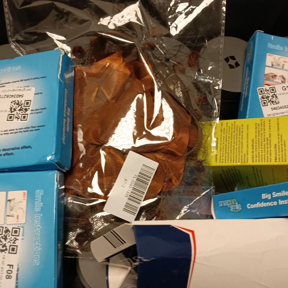 APPROXIMATELY 10 ASSORTED COSMETICS ITEMS TO INCLUDE SEA SALT SPRAY, RADIANT GLOW BRIGHTENING CLEANSING BAR, SHYNE CURL DEFINING CREAM, ETC