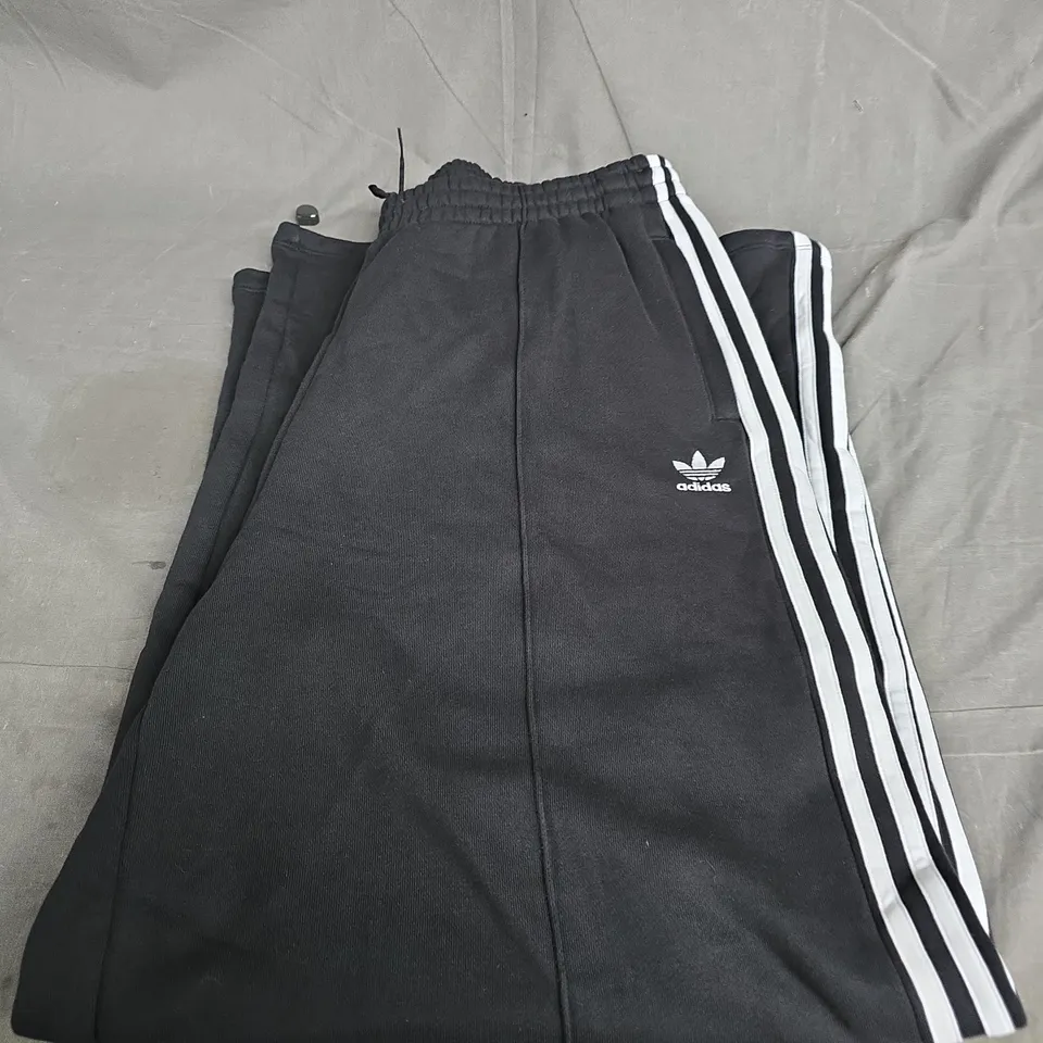 ADIDAS ORIGINAL WIDE LEG FLEECED PANTS - SIZE XL - WOMENS 