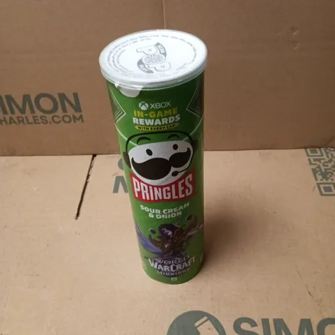 APPROXIMATELY 15 ASSORTED FOOD & DRINK ITEMS INCLUDING PRINGLES SOUR CREAM & ONION AND TAMARIND CONCENTRATED PASTE 