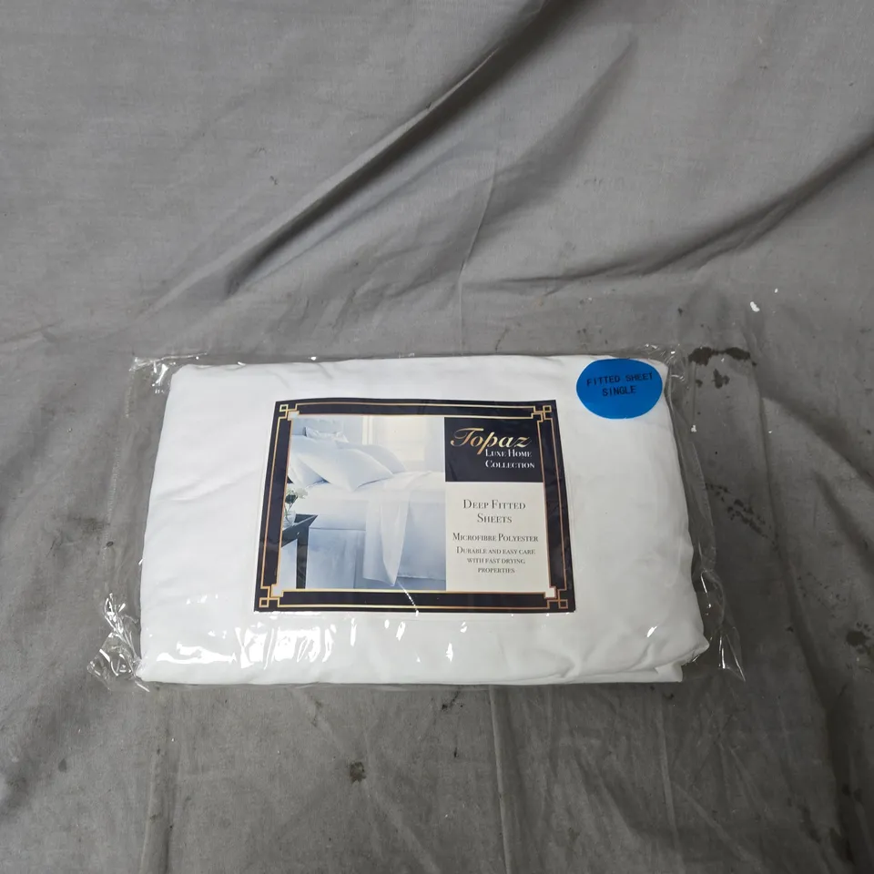 BOX OF APPROXIMATELY 8 TOPAZ DEEP FITTED SHEETS IN WHITE SIZE SINGLE