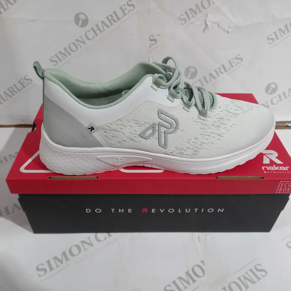 BOXED PAIR OF RIEKER REVOLUTION SOFT SHOES GREEN UK SIZE 7.5