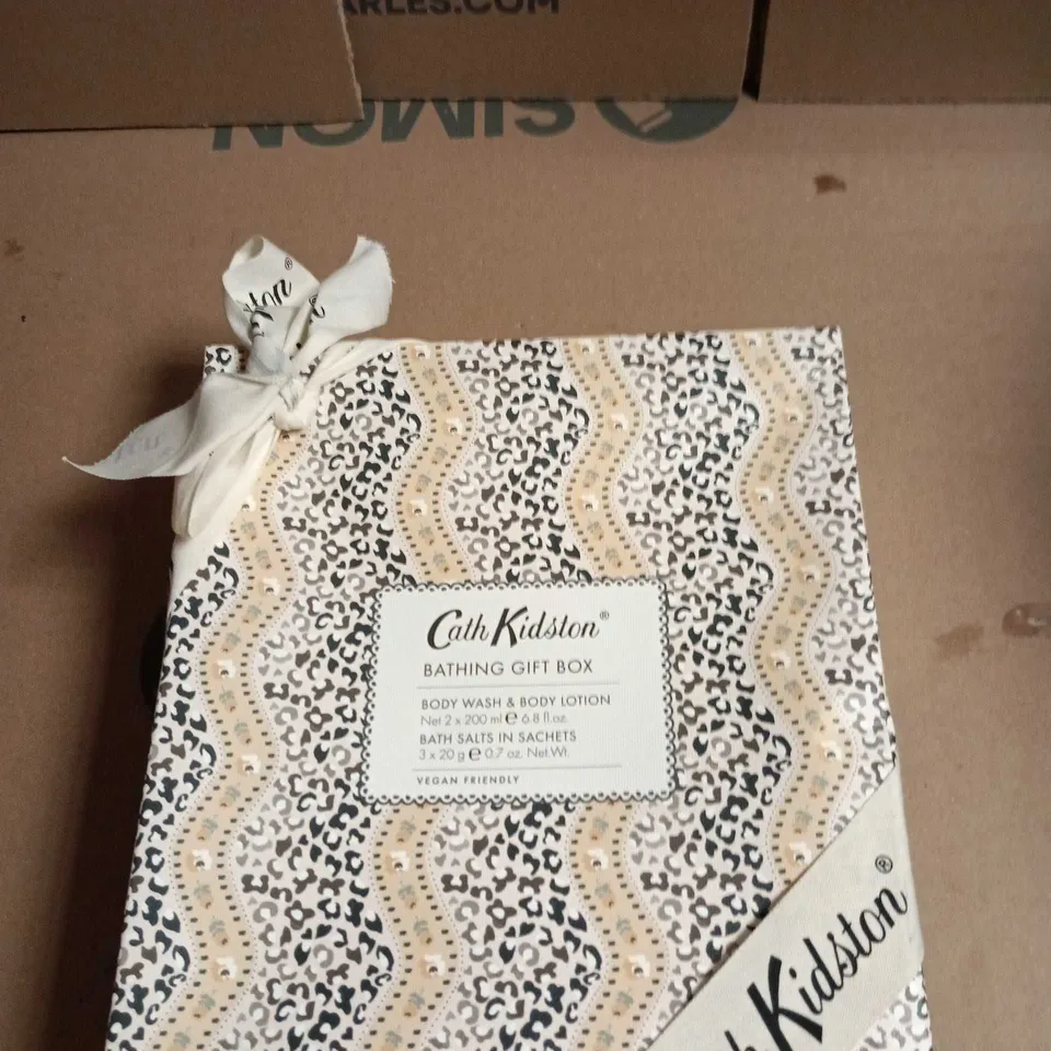 CATH KIDSTON BATHING GIFT BOX ORANGE BLOSSOM – BODY WASH, BODY LOTION & BATH SALTS SET