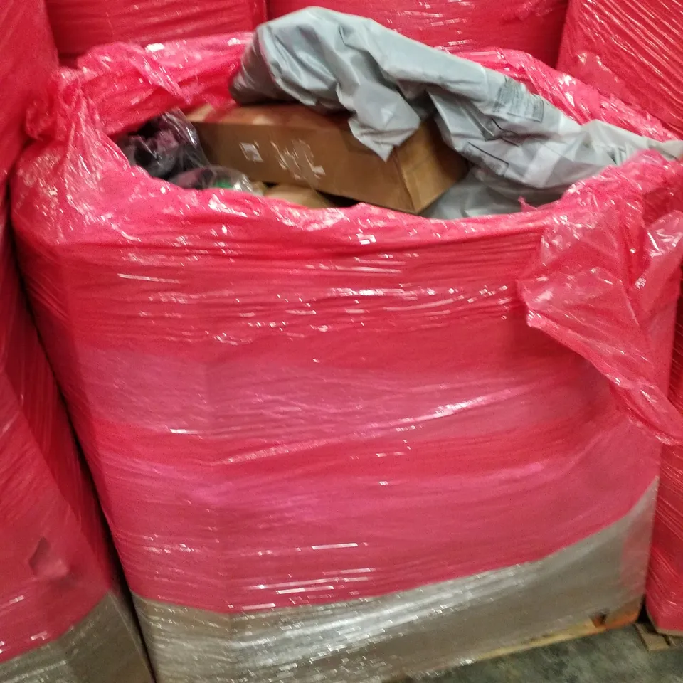 PALLET OF ASSORTED PRODUCTS INCLUDING BEACH TENT, POP UP TENT, MINI TRAMPOLINE 40", FOAM FLOOR PADDING