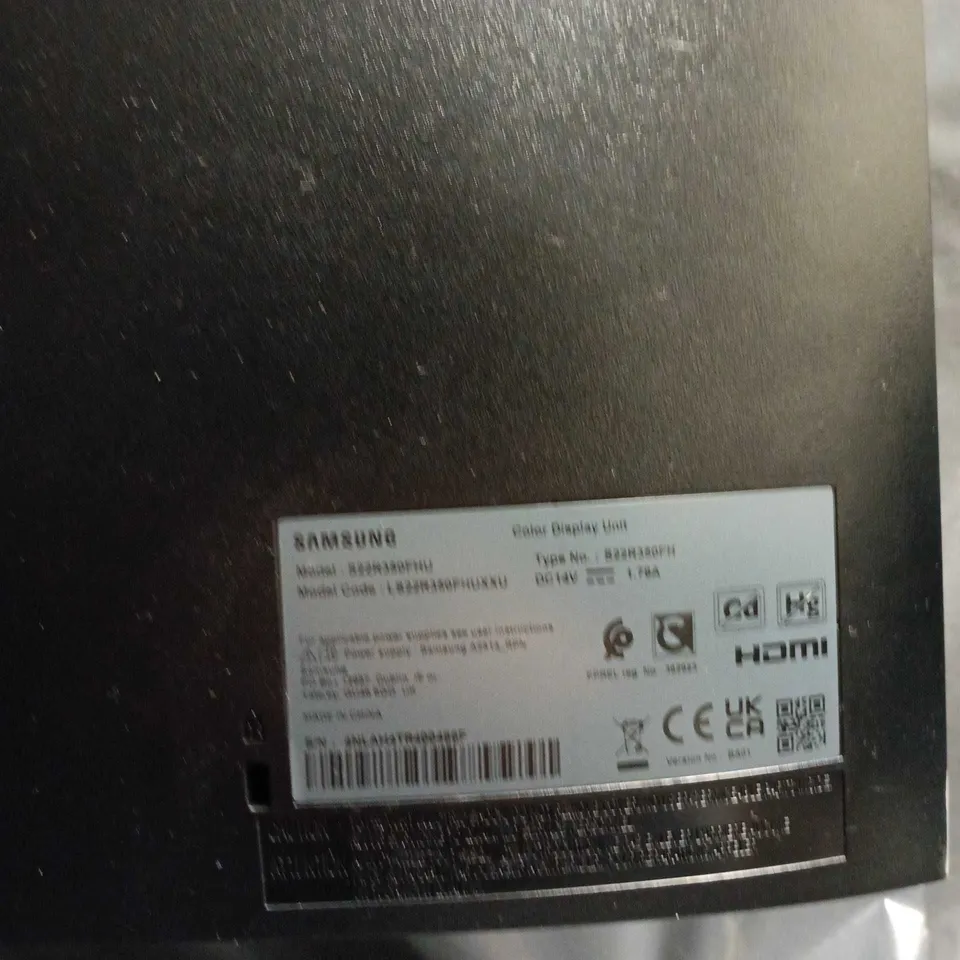 SAMSUNG COMPUTER MONITOR – BLACK, ON STAND 