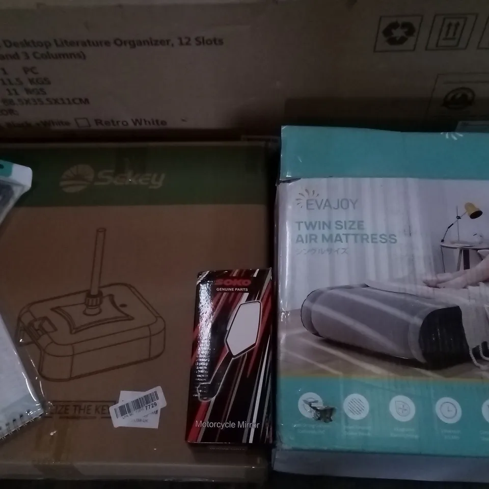 PALLET OF ASSORTED ITEMS TO INCLUDE STEAM CLEANER, CRYSTAL CHANDELIER, AIR MATTRESS AND VARIOUS MIXER TAPS 