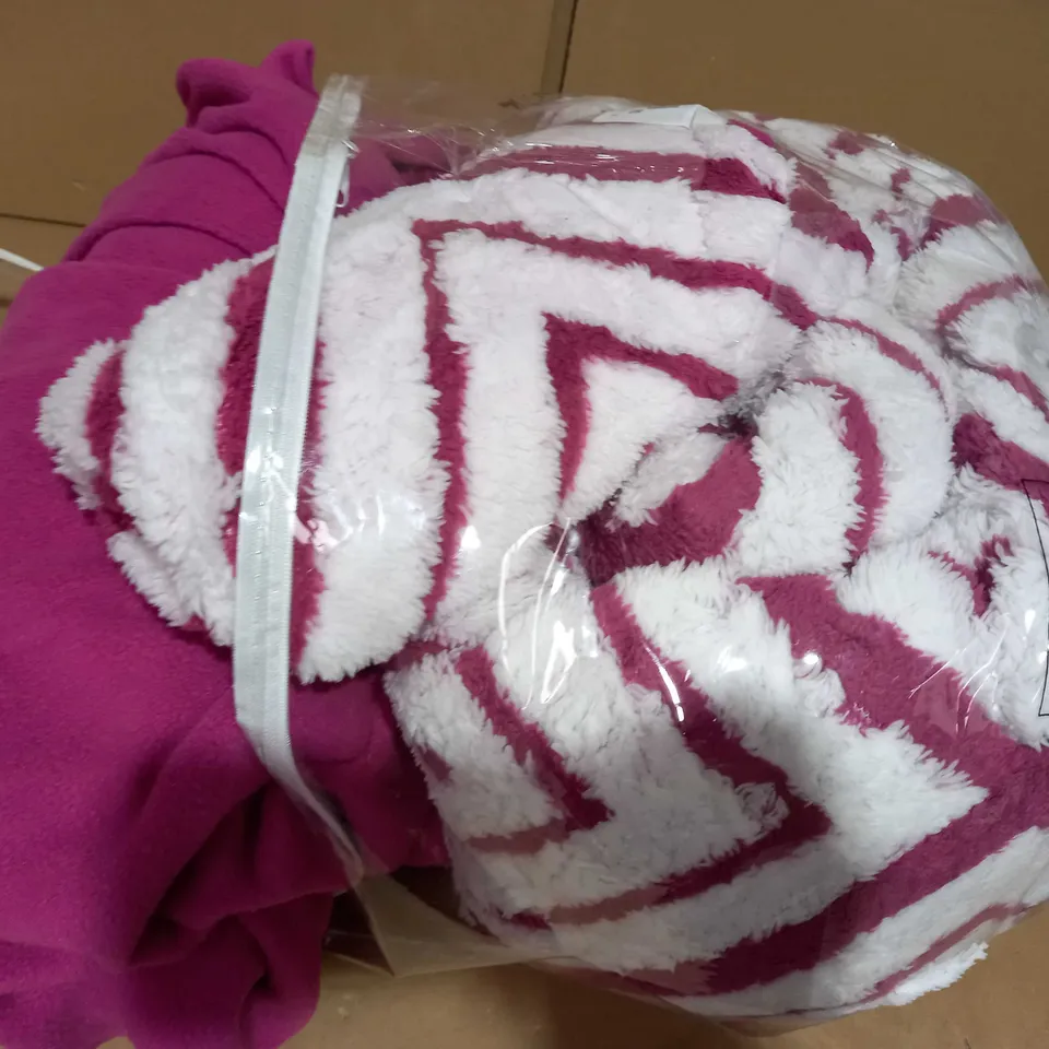 COZEE HOME DIAMOND SHERPA 4 PIECE DUVET SET IN BERRY COLOUR - DOUBLE