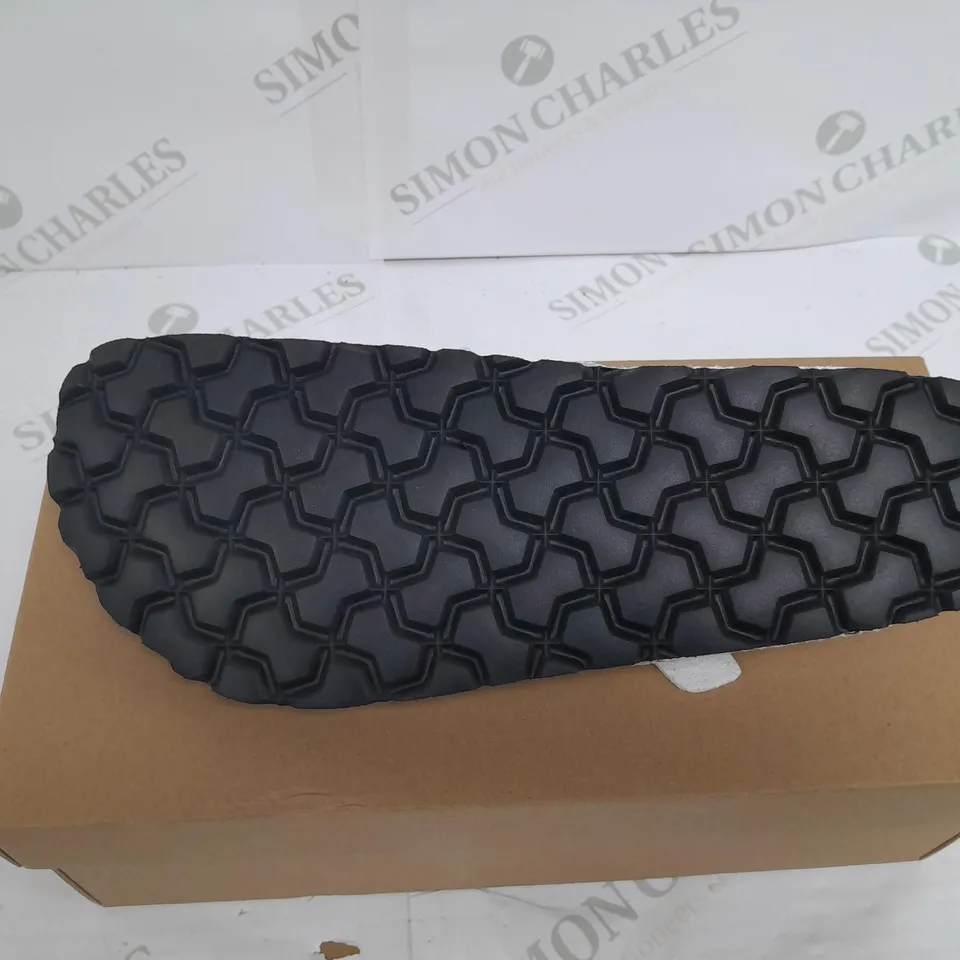 BONOVA GERMAN BIO INNOVATION OPEN TOE SANDLES ALIGATOR SIZE 40
