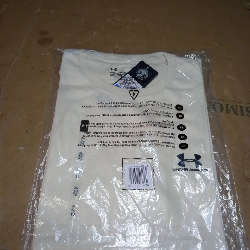 CREAM UNDER ARMOUR T-SHIRT SIZE XL
