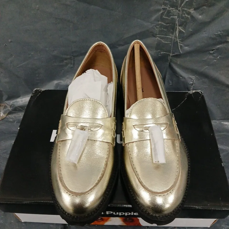 BOXED PAIR OF HUSH PUPPIES GINNY LOAFER - UK SIZE 5