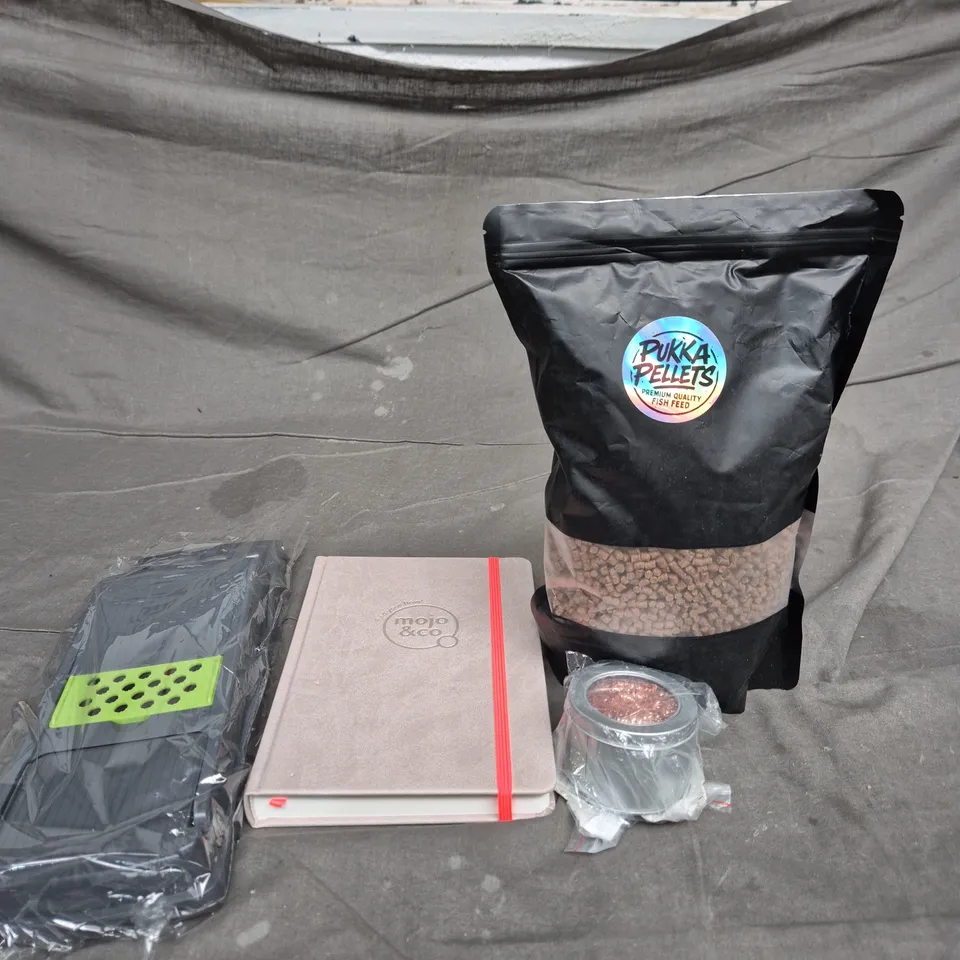 APPROXIMATELY 15 ASSORTED HOUSEHOLD ITEMS TO INCLUDE PUKKA PELLETS, DIARY FOOD SLICER ACCEESSORIES