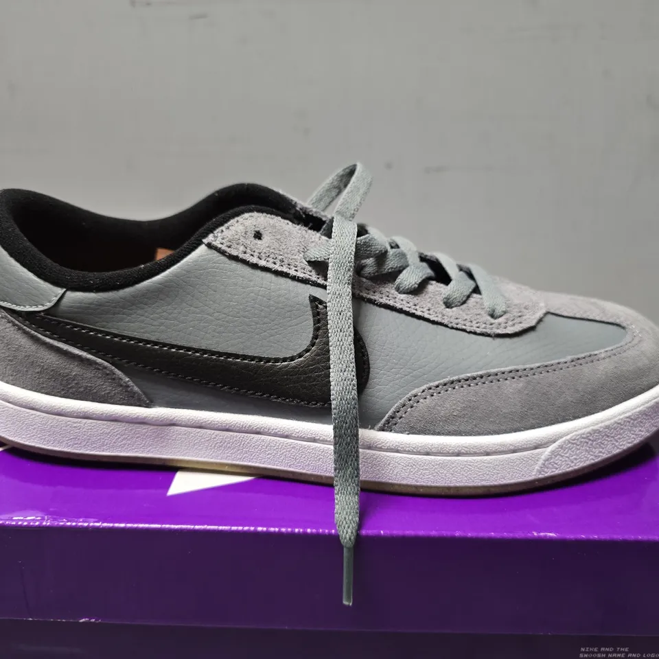 BOXED NIKE SB FC CLASSIC GREY TRAINERS - UK 8.5