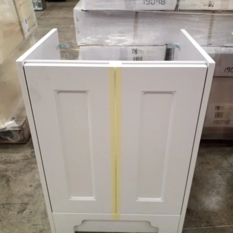 BOXED AS NEW CALYPSO CHELSWORTH FLOOR STANDING VANITY UNIT IN CONTOUR GREY - 585X448X822MM