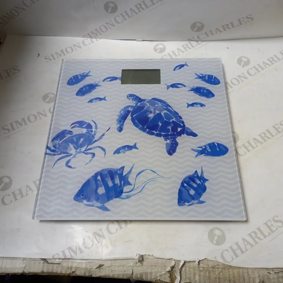 DESIGNER GLASS SEALIFE DETAIL SCALES