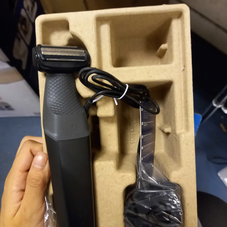 PHILIPS SERIES 3000 SHOWERPROOF BODY GROOMER