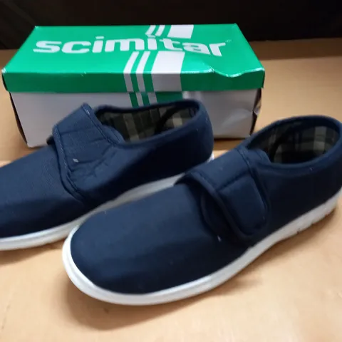 BOXED PAIR OF SCIMITAR TWIN GUSSET CASUAL - 10