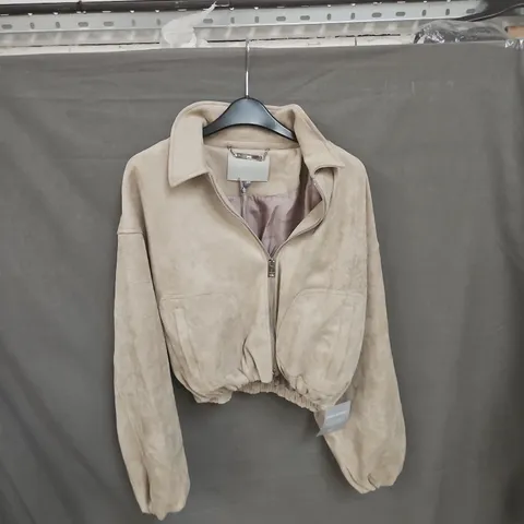 CERNUCCI CROPPED SUEDE BOMBER JACKET β BEIGE, UK 6 (XS)