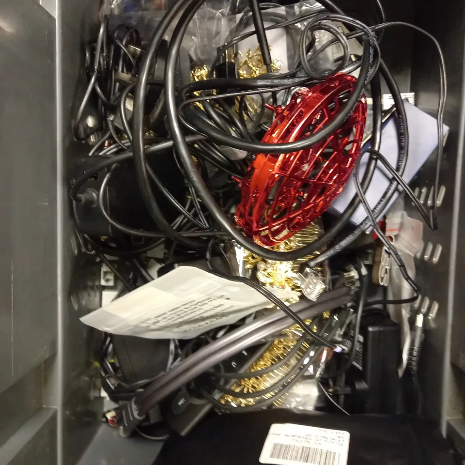 BOX OF APPROXIMATELY 20 ASSORTED HOUSEHOLD & ELECTRICAL ITEMS TO INCLUDE PLUSNET ROUTER, LED LIGHTS, WALKMAN ETC