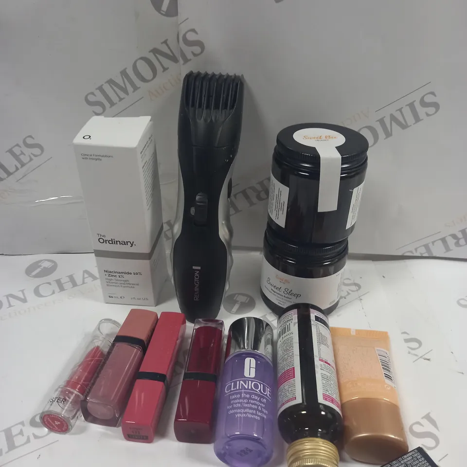 BOX OF APPROXIMATELY 20 ASSORTED COSMETIC ITEMS TO INCLUDE THE ORDINARY BLEMISH FORMULA, MAGNESIUM BUTTER, CLINIQUE MAKEUP REMOVER ETC