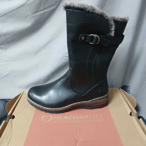 HEAVENLY FEET BLACK FAUX-FUR KNEE-HIGH BOOTS – UK SIZE 7