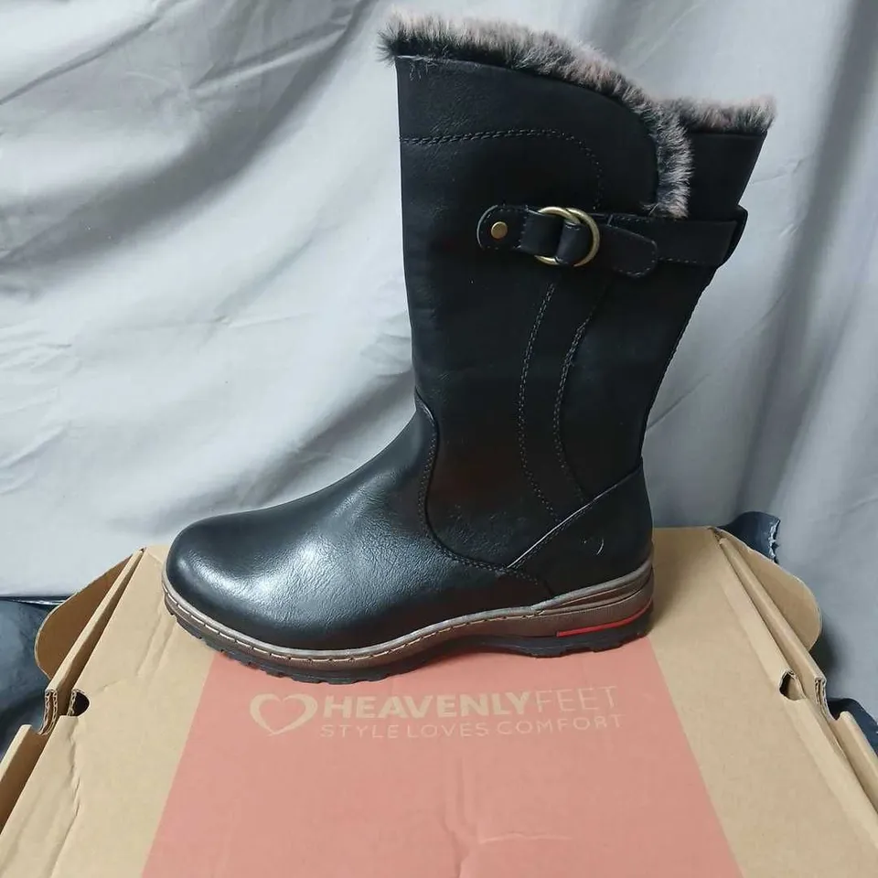 HEAVENLY FEET BLACK FAUX-FUR KNEE-HIGH BOOTS – UK SIZE 7