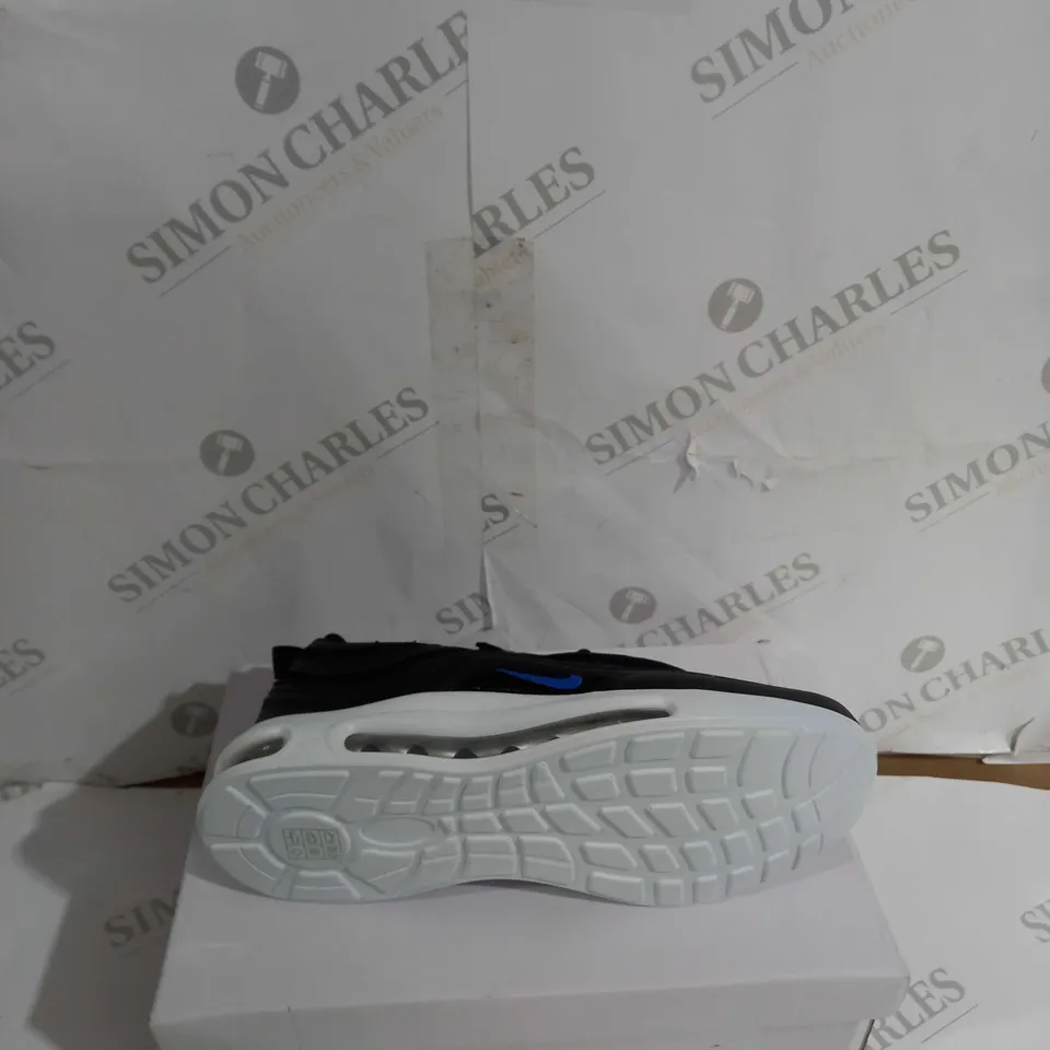 BOXED PAIR OF NIKE AIRMAX BLACK/BLUE SIZE 37