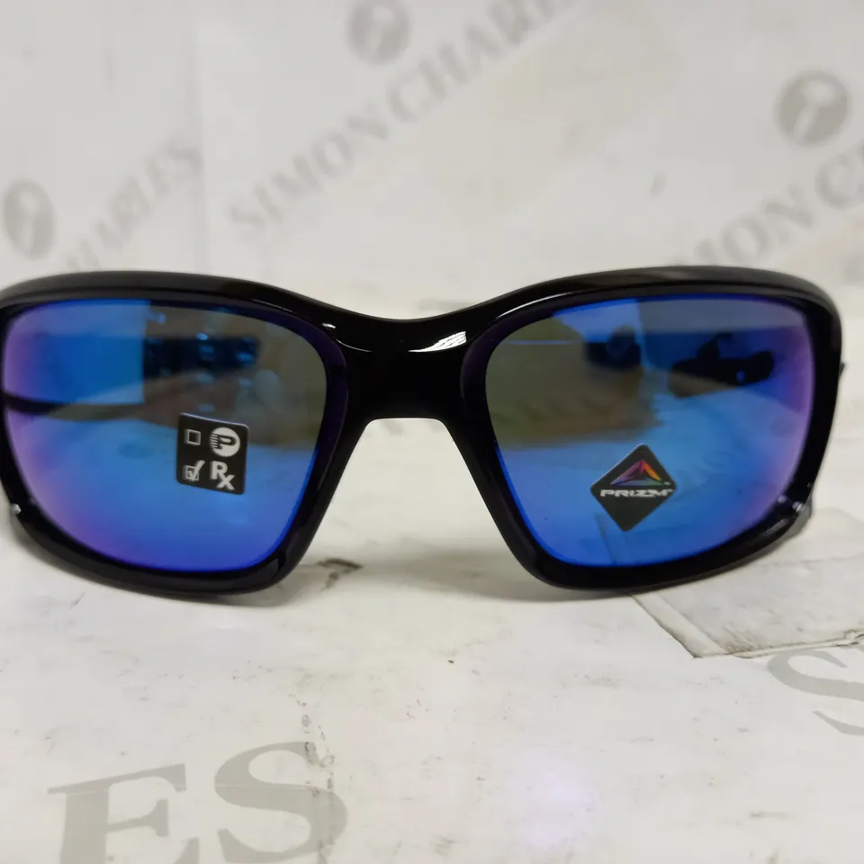 OAKLEY STRAIGHTLINK SPORTS SUNGLASSES